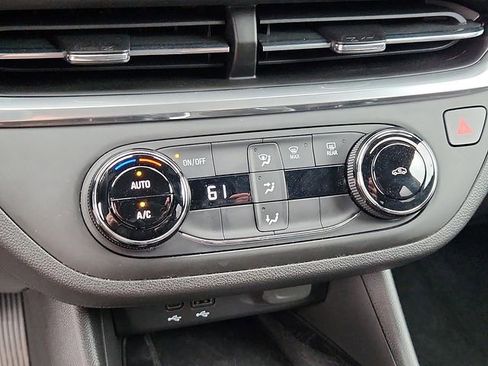 Certified 2024 Buick Envista Preferred w/ Convenience II Package FWD image 15