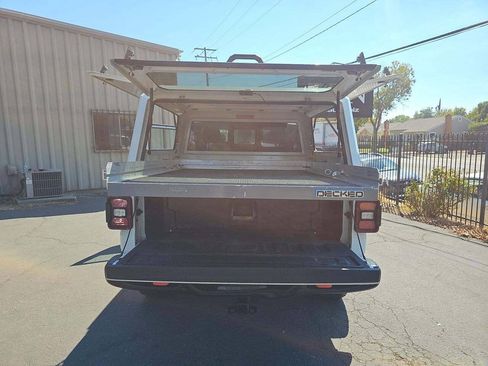 Used 2024 Jeep Gladiator Mojave AWD/4WD image 8