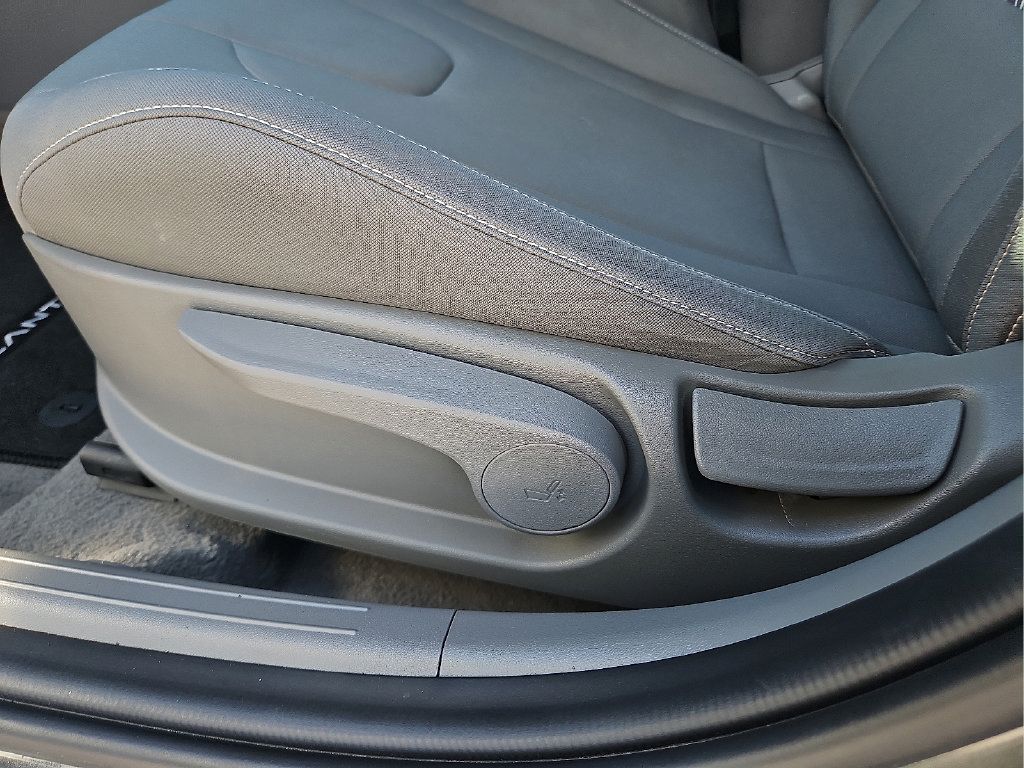 Used 2024 Hyundai Elantra SEL FWD image 14