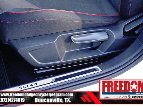 Used 2024 Volkswagen Jetta GLI 40th Anniversary Edition image 37