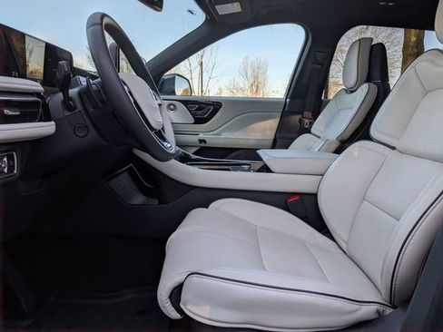 New 2026 Lincoln Aviator Black Label w/ Jet Appearance Package image 18