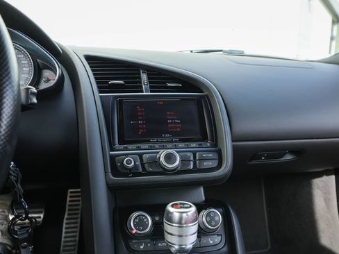 Used 2014 Audi R8 V8 w/ Enhanced Leather Package AWD/4WD image 9