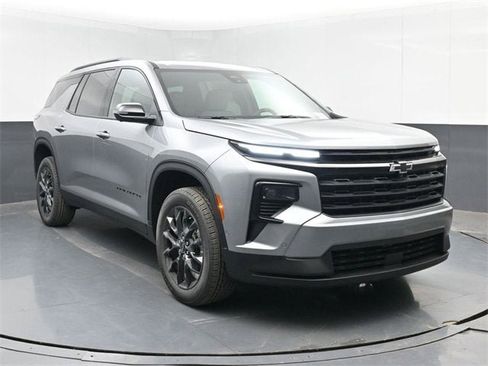 New 2026 Chevrolet Traverse LT w/ Enhanced Driving Package image 2