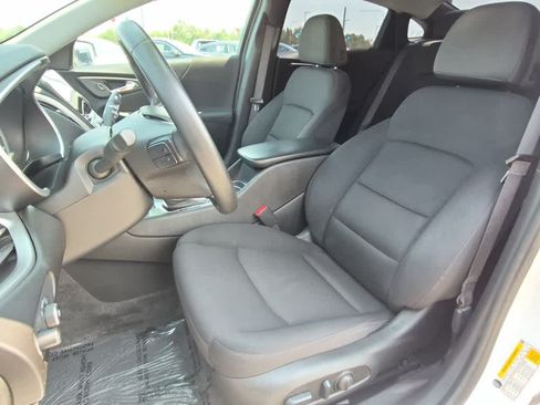 Used 2024 Chevrolet Malibu RS w/ LPO, Floor Liner Package FWD image 10