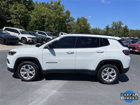 Used 2024 Jeep Compass Latitude image 43