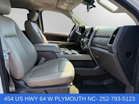 Used 2019 Ford Expedition XLT w/ Equipment Group 202A AWD/4WD image 15