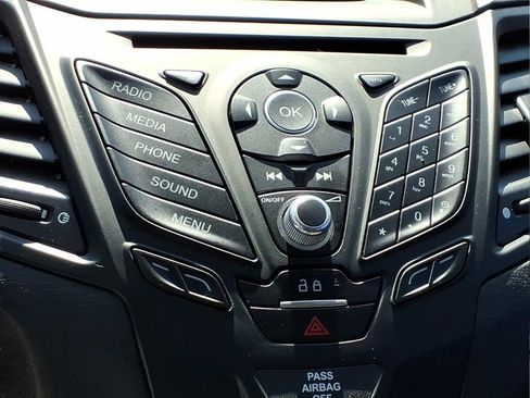 Used 2016 Ford Fiesta SE image 18