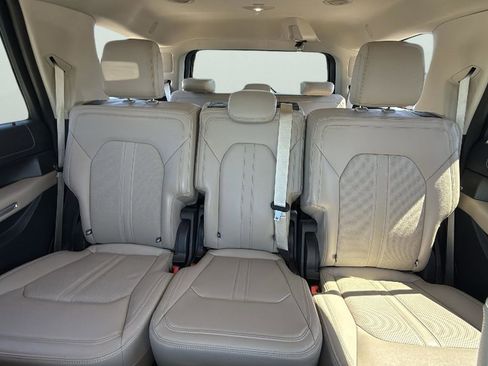 Used 2023 Ford Expedition Limited image 26