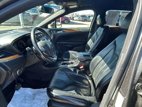 Used 2018 Lincoln MKC Select w/ Select Plus Package image 17