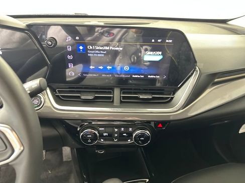 Used 2025 Chevrolet Trax ACTIV image 21