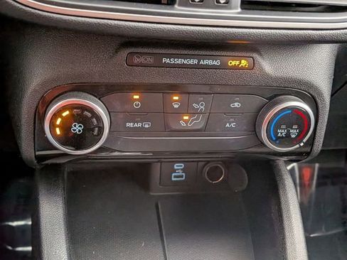 Used 2021 Ford Escape SE image 23