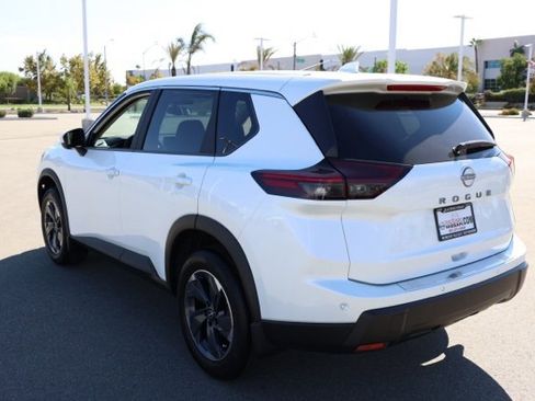 New 2026 Nissan Rogue SV image 6