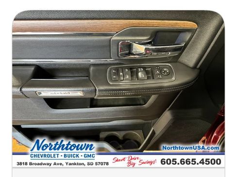 Used 2017 RAM 1500 Laramie w/ Convenience Group AWD/4WD image 12