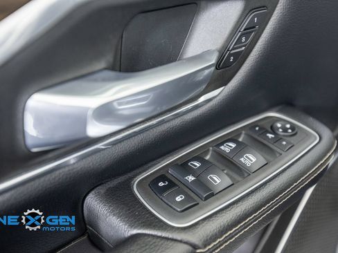 Used 2022 RAM 1500 Laramie AWD/4WD image 12