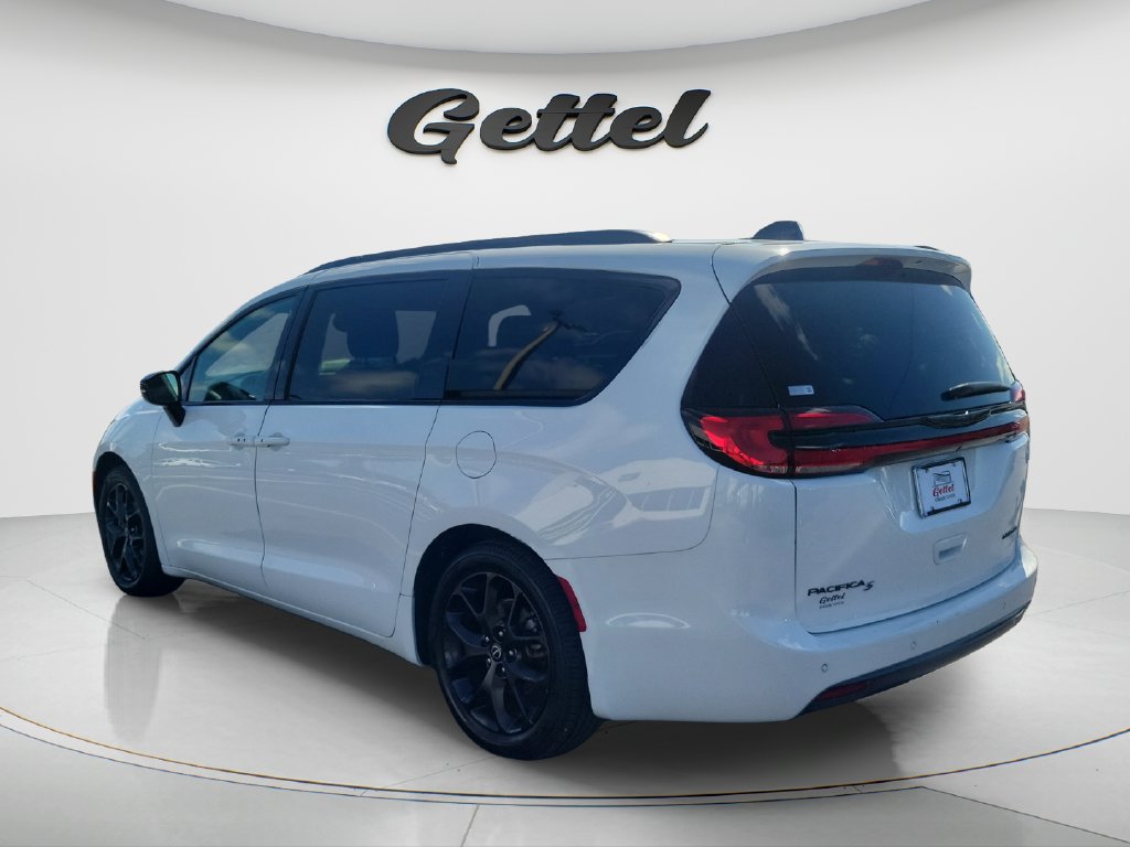 Used 2025 Chrysler Pacifica Limited FWD image 7