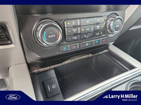 Used 2021 Ford F250 Lariat w/ Chrome Package image 30