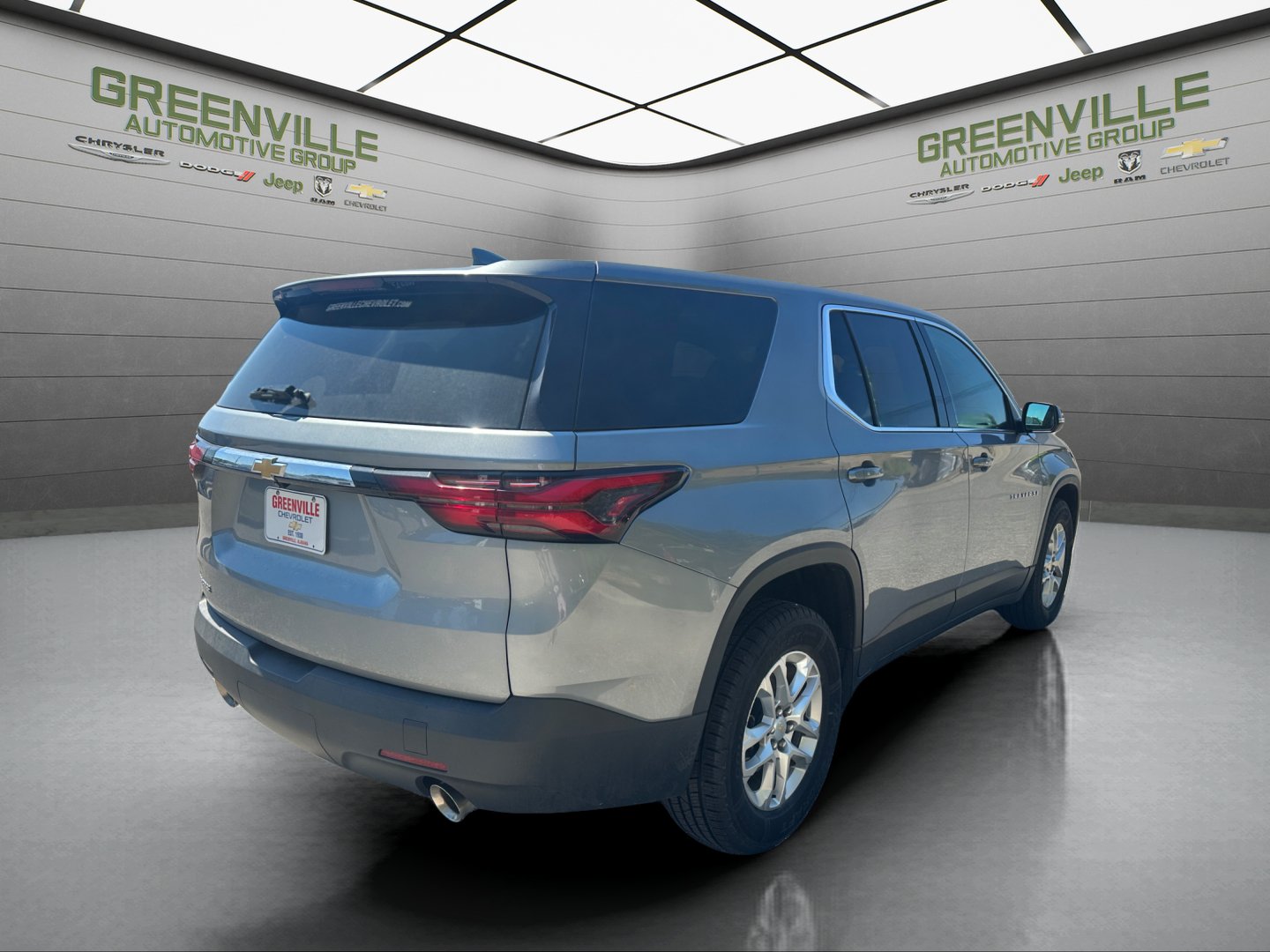 Used 2023 Chevrolet Traverse LS FWD image 5
