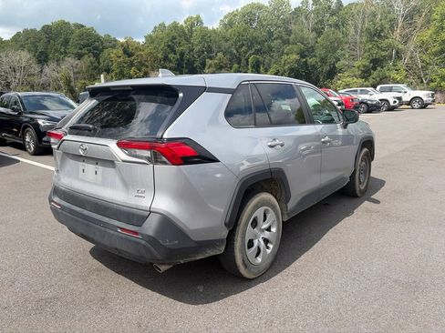 Used 2024 Toyota RAV4 LE AWD/4WD image 5