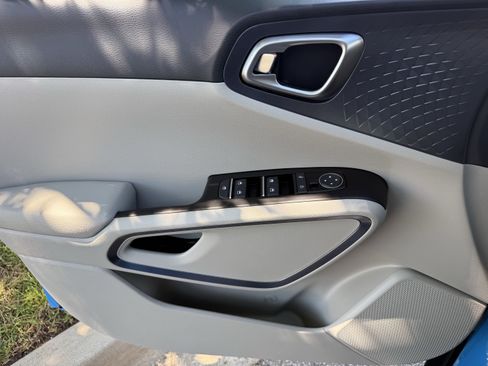 New 2025 Kia Soul EX image 17