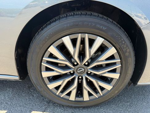 Used 2024 Nissan Altima 2.5 SV FWD image 19