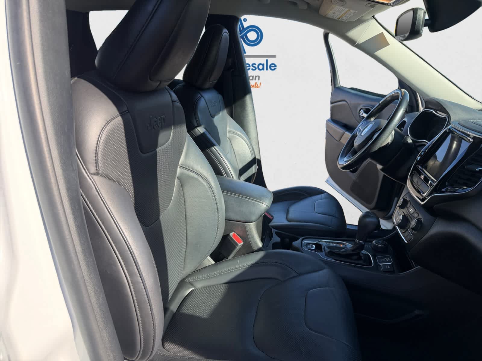 Used 2020 Jeep Cherokee Limited AWD/4WD image 23