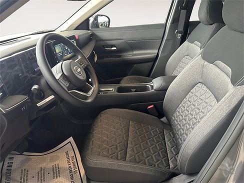 New 2026 Nissan Kicks SV w/ SV Premium Package image 9