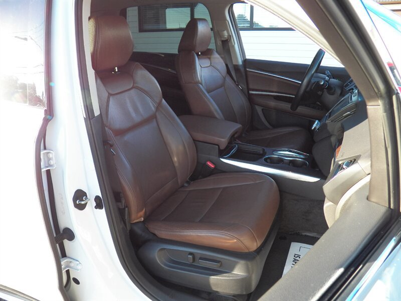 Used 2018 Acura MDX w/ Technology Package AWD/4WD image 16