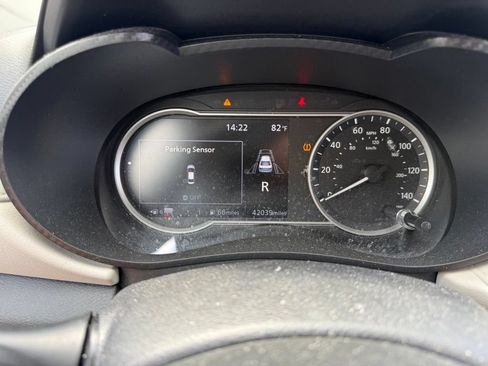 Used 2021 Nissan Versa SV FWD image 29
