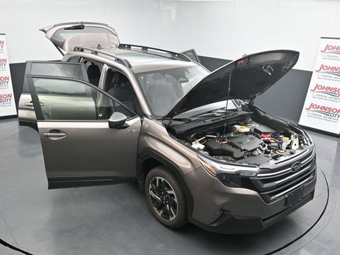 Used 2025 Subaru Forester Premium w/ Protection Package (1PH) image 25