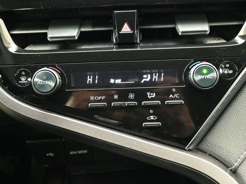 Used 2023 Toyota Camry SE image 21