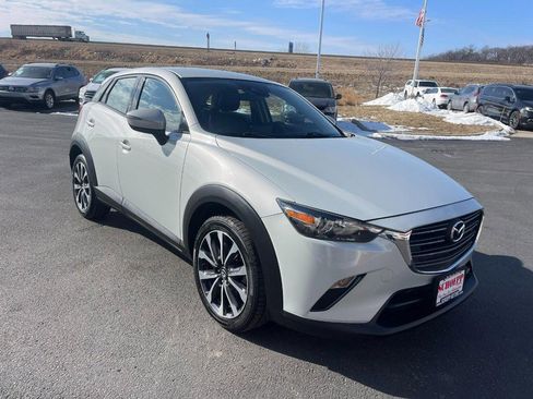 Used 2019 MAZDA CX-3 Touring image 2