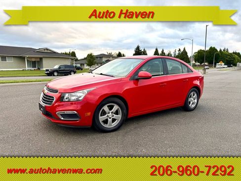 Used 2015 Chevrolet Cruze LT FWD image 1