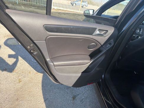 Used 2013 Volkswagen GTI Driver's Edition image 12