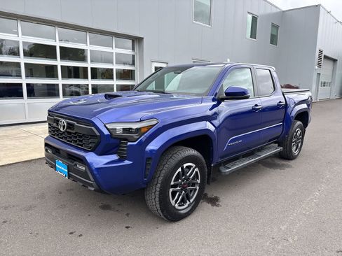 Used 2024 Toyota Tacoma TRD Sport w/ TRD Sport Upgrade Package AWD/4WD image 1