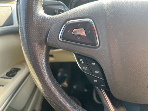 Used 2013 Lincoln MKZ Base image 10