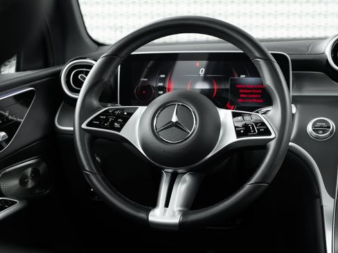 Used 2024 Mercedes-Benz GLC 300 4MATIC image 9