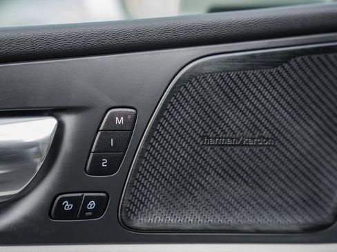 Used 2022 Volvo XC60 T8 Inscription w/ Advanced Package image 38