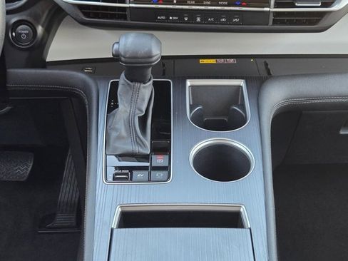Used 2025 Toyota Sienna LE image 17