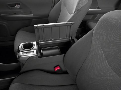 Used 2014 Toyota Prius V Three image 16