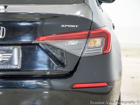 Used 2023 Honda Civic Sport image 8