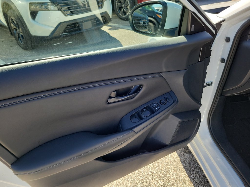 Certified 2025 Nissan Sentra S FWD image 17