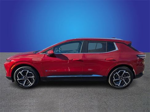 Used 2025 Chevrolet Equinox EV LT w/ Convenience Package image 2