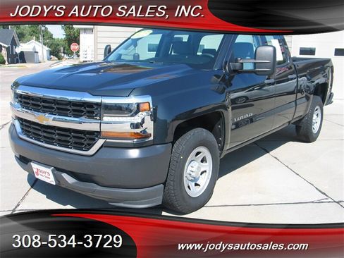 Used 2017 Chevrolet Silverado 1500 W/T w/ Trailering Package RWD image 27