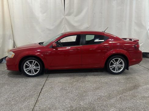 Used 2011 Dodge Avenger Heat FWD image 2