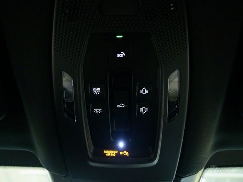 Used 2025 Porsche Panamera 4 image 17