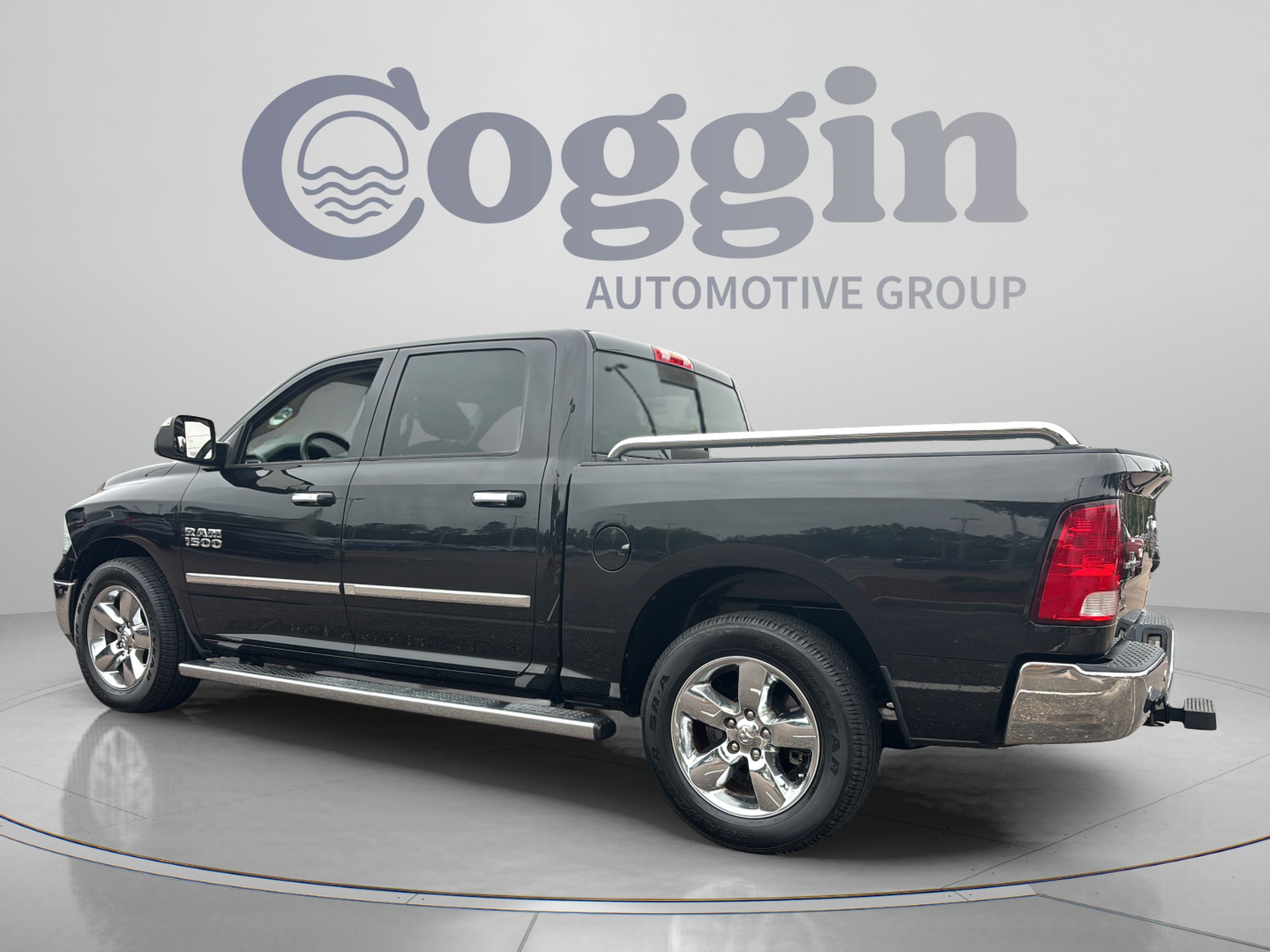 Used 2015 RAM 1500 Lone Star RWD image 3