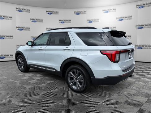 New 2025 Ford Explorer Active w/ Active Comfort Package image 3