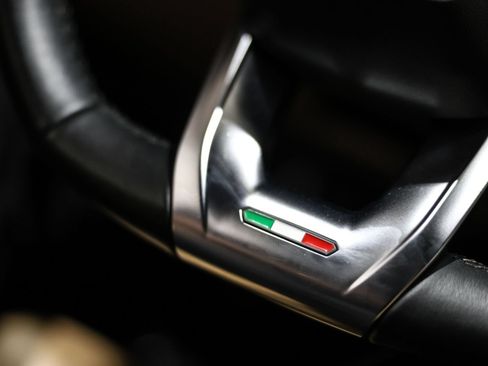 Used 2019 Lamborghini Urus AWD/4WD image 49
