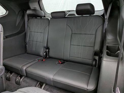 Used 2025 Buick Enclave Avenir w/ Super Cruise Package image 20