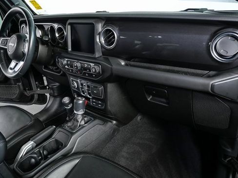 Used 2022 Jeep Wrangler Unlimited Sahara image 21